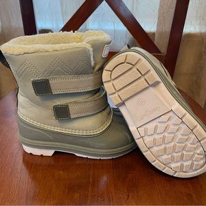 Kids Cat and Jack Snowboots